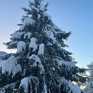https://la-poipia.hotels-rhonealpes.com